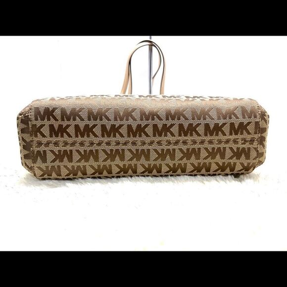 š„š¹NWT!āMichaelāKorsĀ JetāSetāToteāHandbagāNSāMediumāMsrp:$198.00 - Picture 4 of 6